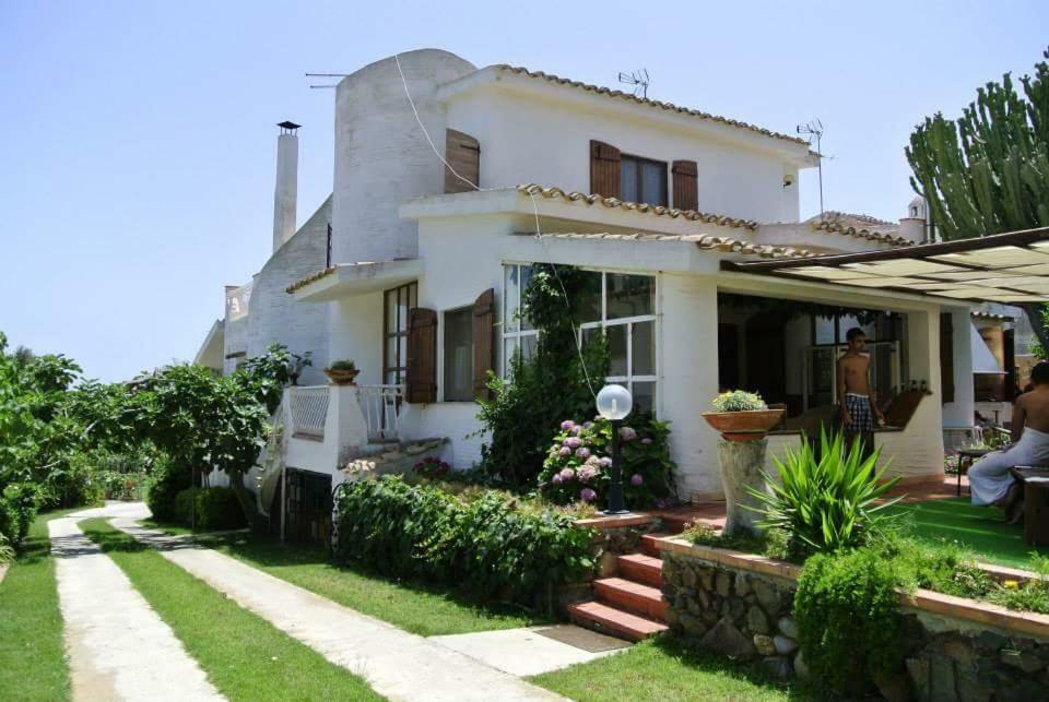 Villa Nicanda- 100 Mt Dal Mare- Giardino Porto Columbu - Perd'E Sali Exterior photo
